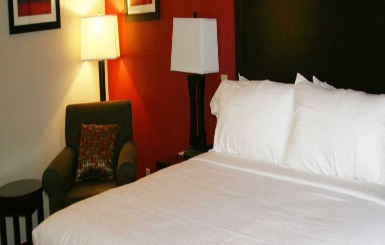 Holiday Inn Guin By Ihg Twin Buitenkant foto